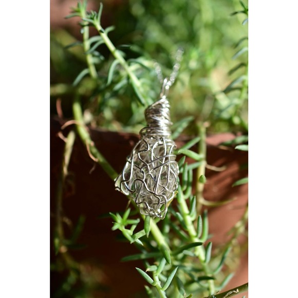 Large Dangle Pendant, Large Raw Diamond, Sterling Silver Wire Wrapped Pe… - Picture 4 of 4